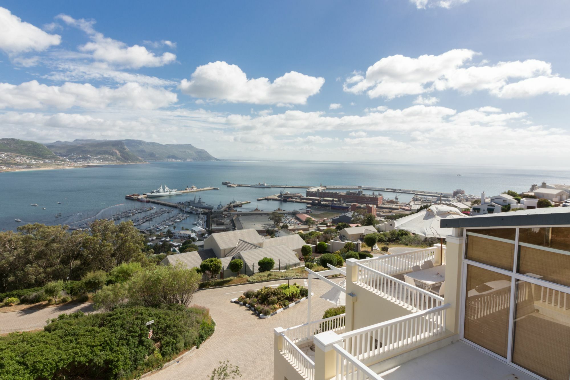 Penguin Palace Simonʼs Town Kültér fotó