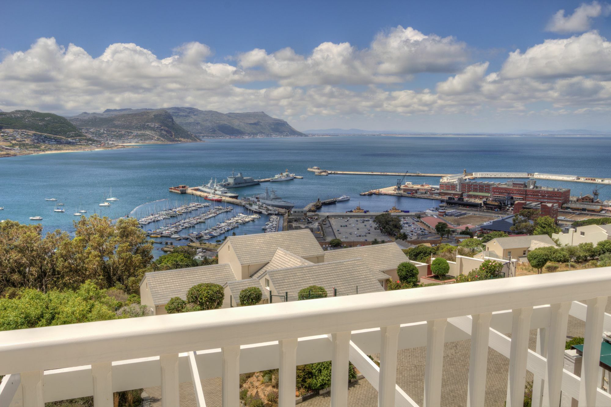 Penguin Palace Simonʼs Town Kültér fotó